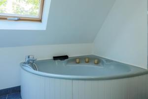 Maison Chevoir pieds dans leau