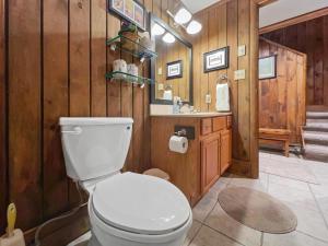 Wabasso 8 Cozy Snowshoe Retreat Covered EZ Parking WiFi Deck