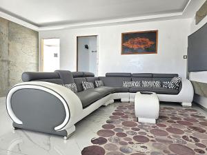 Maisons de vacances Maison Sapiac - 4pers - 2 chambres - 3 lits - Clim reversible - Terrasse ombragee et grand jardin - Piscine saison estivale : photos des chambres
