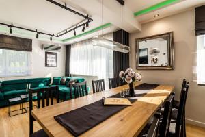 HouseCube, Bar , prywatne Kino, Bilard , Luxus