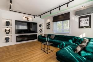 HouseCube, Bar , prywatne Kino, Bilard , Luxus