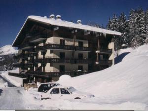 Studio cosy pour 4 personnes avec balcon, à 300m du télésiège de Barbossine à Châtel - FR-1-198-146