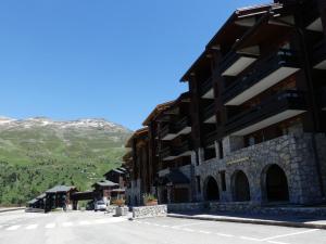 2 Pièces Idéalement Situé aux Pieds des Pistes et Commerces, Les Allues - FR-1-182-196