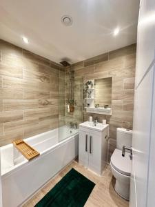 The Florist - 2 Parking Spaces! Close to Hospitals