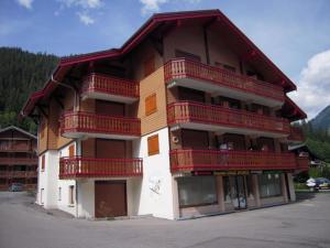 Appartement cocooning pour 4 avec balcon et garage à Châtel - FR-1-198-196