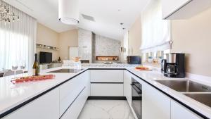 Villa Efa by Villas Holiday