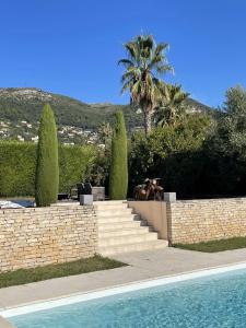 Villas VILLA LA LOUBIANE VI4428 By Riviera Holiday Homes : photos des chambres