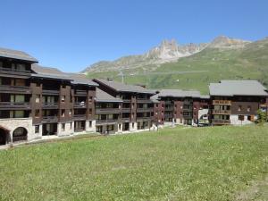 Magnifique 2 Pièces Rénové Skis aux Pieds, 4 Pers, WIFI - FR-1-182-240