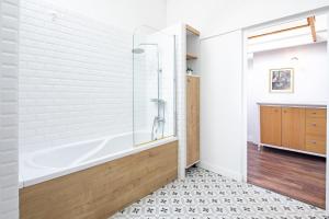 Lovag Loft - Quiet, Spacious and Bright Apartment