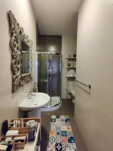 Peaceful & Modern Corner Apartment