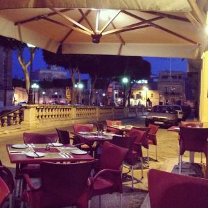 Peaceful & Modern Corner Apartment