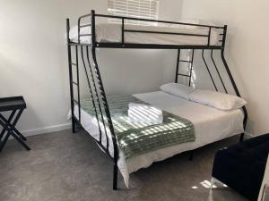 DiveLuxury - Spacious Modern House with Pool