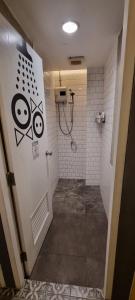 The Space Hometel - Women Only