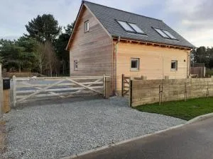 2 Sylvan Heath - The Boatshed - Coltfield