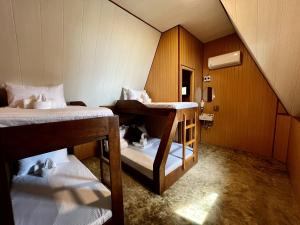 Tagosilangan Beach House