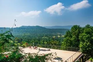 SaffronStays Whistling Winds - Indāpur