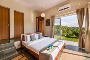 SaffronStays Whistling Winds