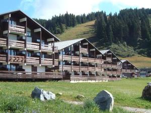 Appartements Les Saisies - Studio Cabine avec Garage pour 4-5 personnes, ensoleille, vue sur pistes, non fumeur - FR-1-293-152 : photos des chambres