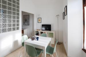 2 bedrooms flat near the Colosseum