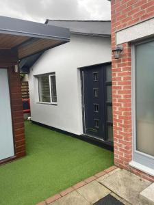 Little Cottage Oassis