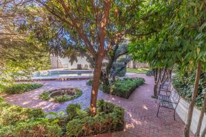 RentitSpain - Villa de Lujo Monzones - Piscina y Jacuzzi en Albolote