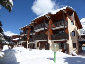 Appartements Charmant appart avec mezzanine, balcon sud, piscine chauffee, proche pistes et centre - FR-1-464-5 : photos des chambres