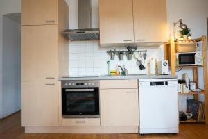 Modern 3 Bedroom Apartment in City Center