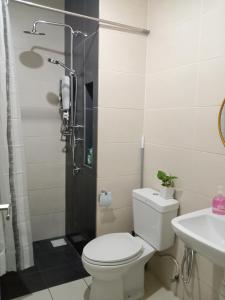 The Cozy Haven 4 Unique Studio Private Parking