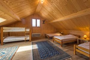 Chalets Savoyard chalet of 300m in Albiez : photos des chambres