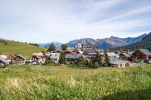 Chalets Savoyard chalet of 300m in Albiez : photos des chambres