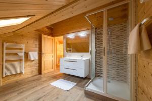 Chalets Savoyard chalet of 300m in Albiez : photos des chambres