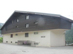 Appart spacieux à Châtel avec parking - 4 pers, balcon, TV, cuisine équipée - FR-1-198-112