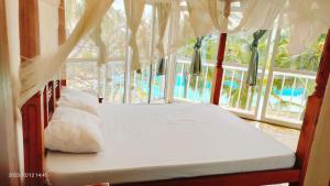 Noble Holidays - Oasis 2