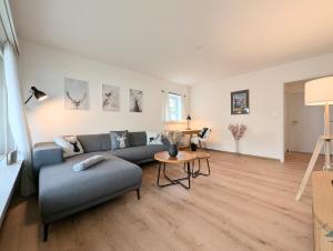 Sonniges Apartment mit 3 Schlafzimmern & Balkon mit Bergblick - 4-star hotels in Davos