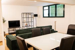 Fee4Me Elegant Navigli Milan Apartment