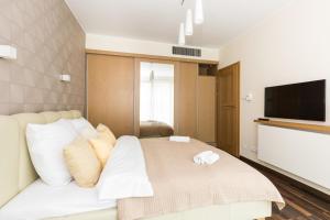 RentPlanet - Angel Plaza