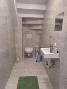 Business Westbahnhof R