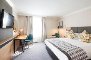Holiday Inn Farnborough by IHG