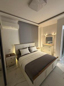 Royal LUXURY Villa with Private Heated Pool Sheikh Zayed City Cairo اجمد ڤيلا بجد في الشيخ زايد حمام سباحة خاص ساخن درجة حراره 40