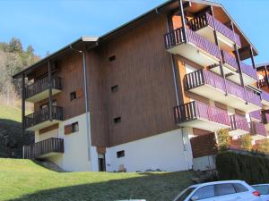 Charmant appartement 2 pièces + 2 coins nuit avec balcon au centre de La Clusaz, pour 4-6 personnes - FR-1-459-175