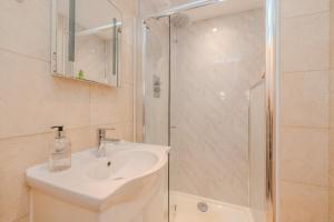 Tranquil Oasis l Spacious 2-Bedroom for a Soothing Getaway