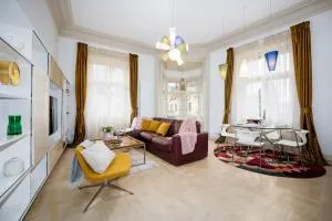 Prague Days - 1min Old Town Square - 1BDR Apt - Pařížská Street - Prague