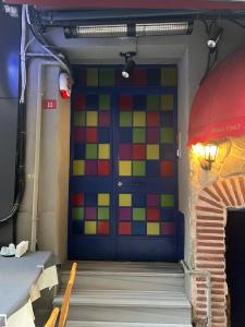 ŞAHİN PERA SUİT3 Central location 2 Br 3 Ac great apartment