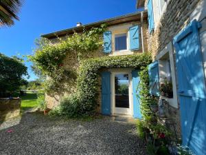 Maison Millagé face aux Pyrénées
