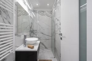 Kiraly 44 Luxury Apartment with free parking