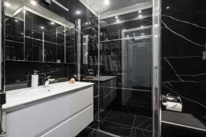 Kiraly 44 Luxury Apartment with free parking