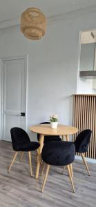 Appartements T3 09 Calme et Agreable Parking : photos des chambres