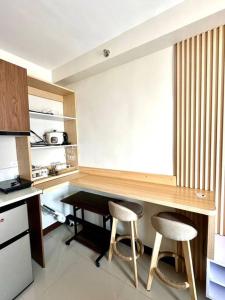 Cozy studio with pool and balcony near airport