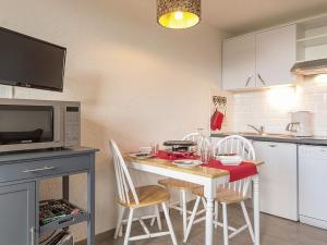 Studio skis aux pieds, balcon, 4 pers, vue montagnes - FR-1-344-852