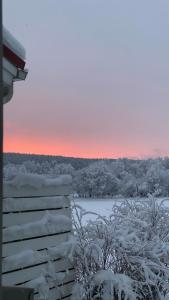 Arctic Riverside Apartment with sauna, parking, wi-fi